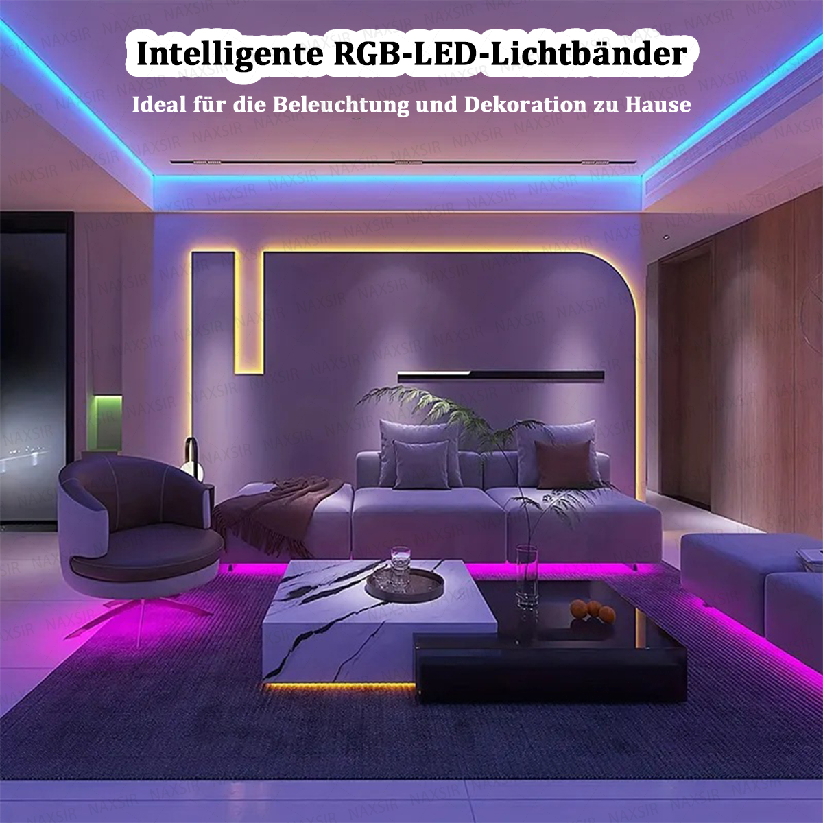 Wohnzimmer mit blauen und violetten LED-Lichtbändern, Sofa, Sesseln und Marmortisch.