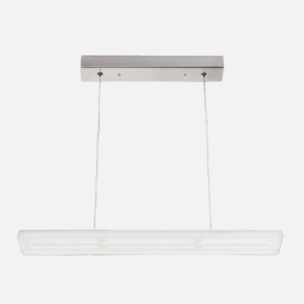 Moderna lámpara colgante rectangular con dosel cromado y difusor blanco.