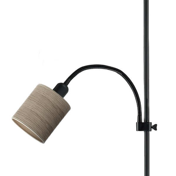 Una lámpara de lectura flexible negra con una pantalla cilíndrica de madera en un poste.