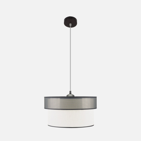 Lámpara colgante moderna con malla de metal negro y pantalla de tela blanca.