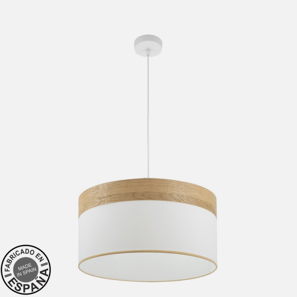 Lámpara de techo colgante con una pantalla cilíndrica de madera y tela blanca.