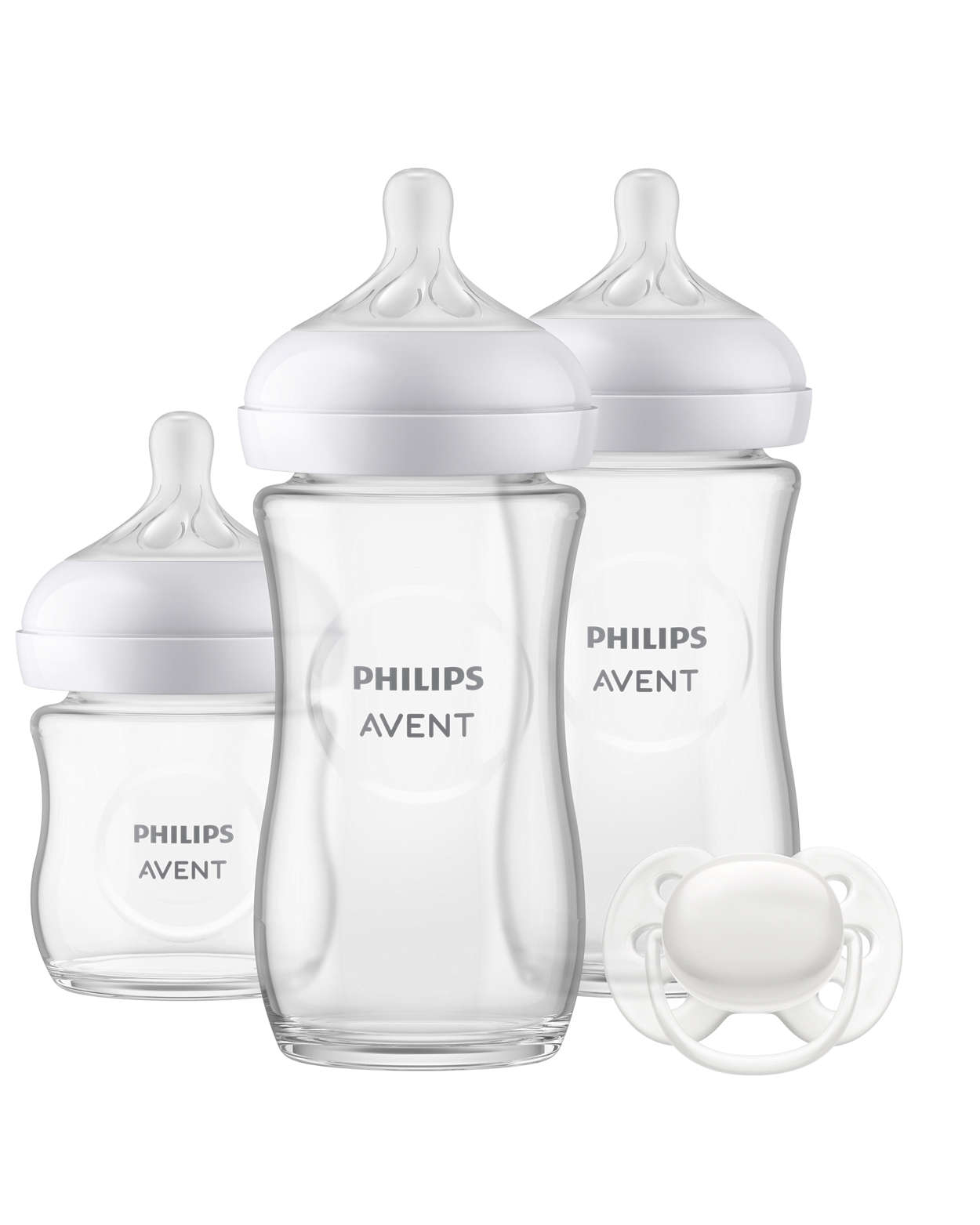 Drei Philips Avent Babyflaschen mit weißen Nuckeln und ein weißer Schnuller auf weißem Hintergrund.
