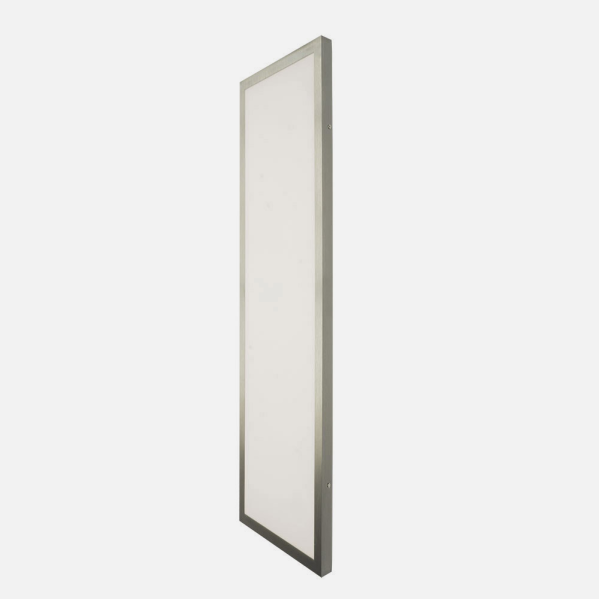 Un panel de luz LED vertical y estrecho con marco plateado y frente blanco sobre fondo gris.