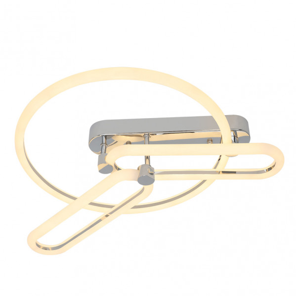 Una lámpara de techo moderna con base cromada y anillos LED circulares y ovales brillantes sobre fondo blanco.
