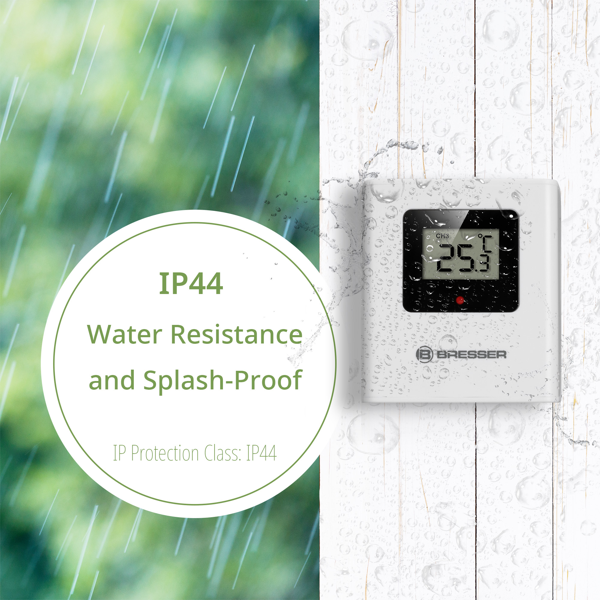 Termómetro Bresser impermeable en revestimiento de madera blanca bajo la lluvia, con protección IP44.