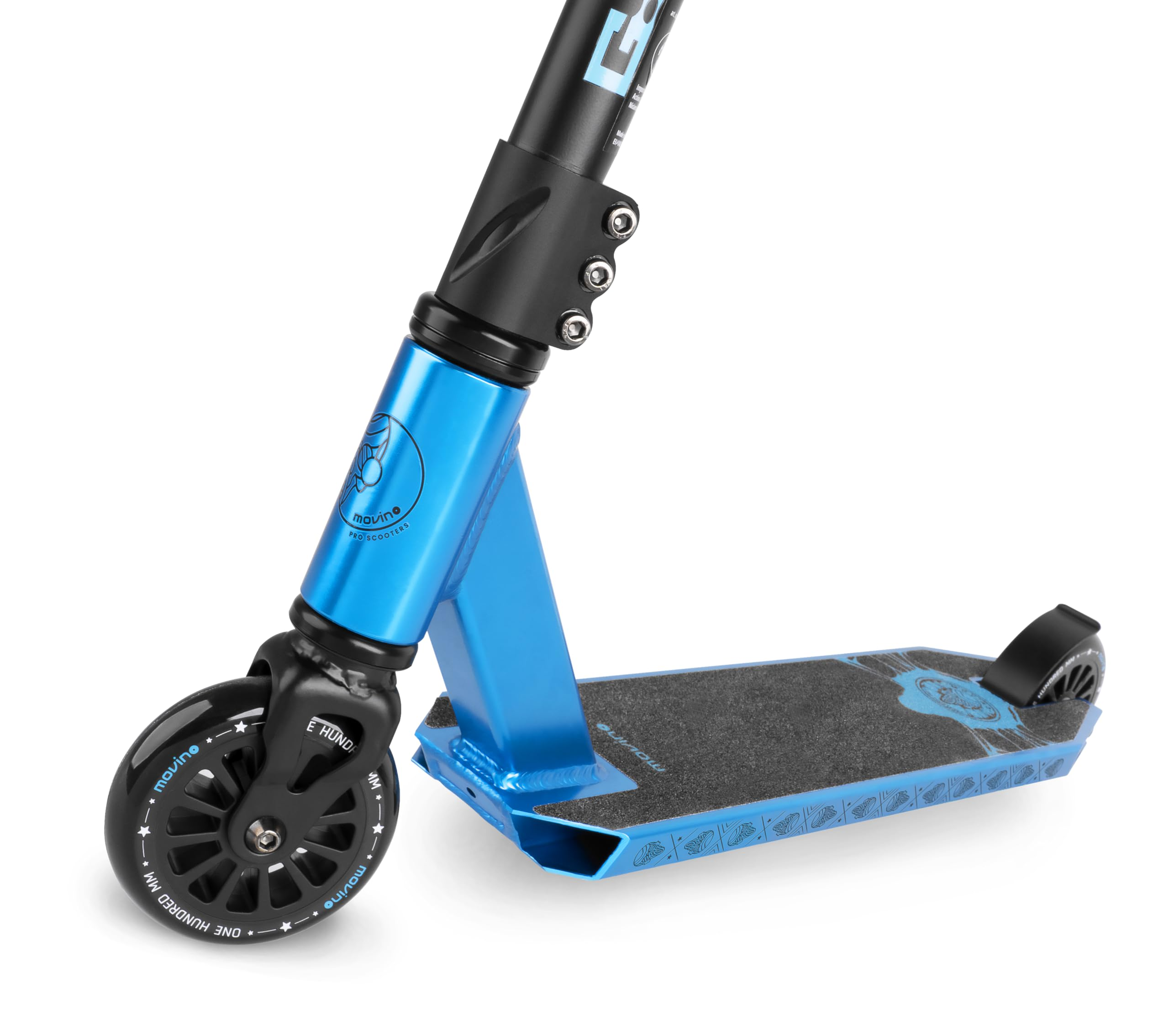 Ein blauer und schwarzer Stunt-Scooter mit Vorderrad und Trittbrett auf weißem Hintergrund.