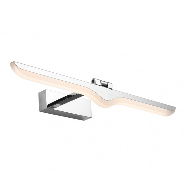 Lámpara de pared moderna de cromo brillante con tira LED curvada sobre fondo blanco.