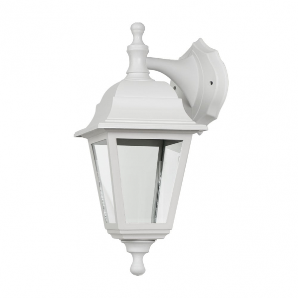 Un farol de pared exterior blanco con paneles de cristal y diseño clásico sobre fondo blanco.