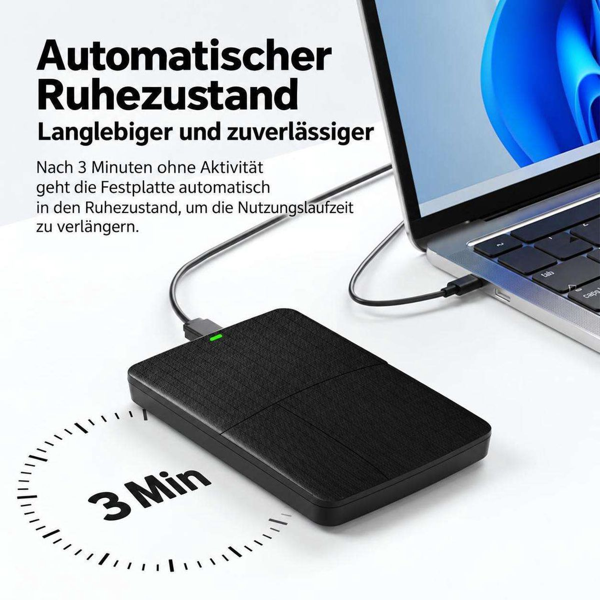 Eine externe Festplatte ist per Kabel an ein Laptop angeschlossen, mit Text zum automatischen Ruhemodus.
