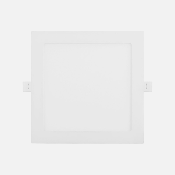 Un panel LED cuadrado blanco empotrable sobre fondo neutro.