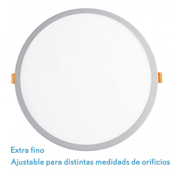 Luz LED empotrable redonda y extraplana con difusor blanco y dos soportes naranjas.