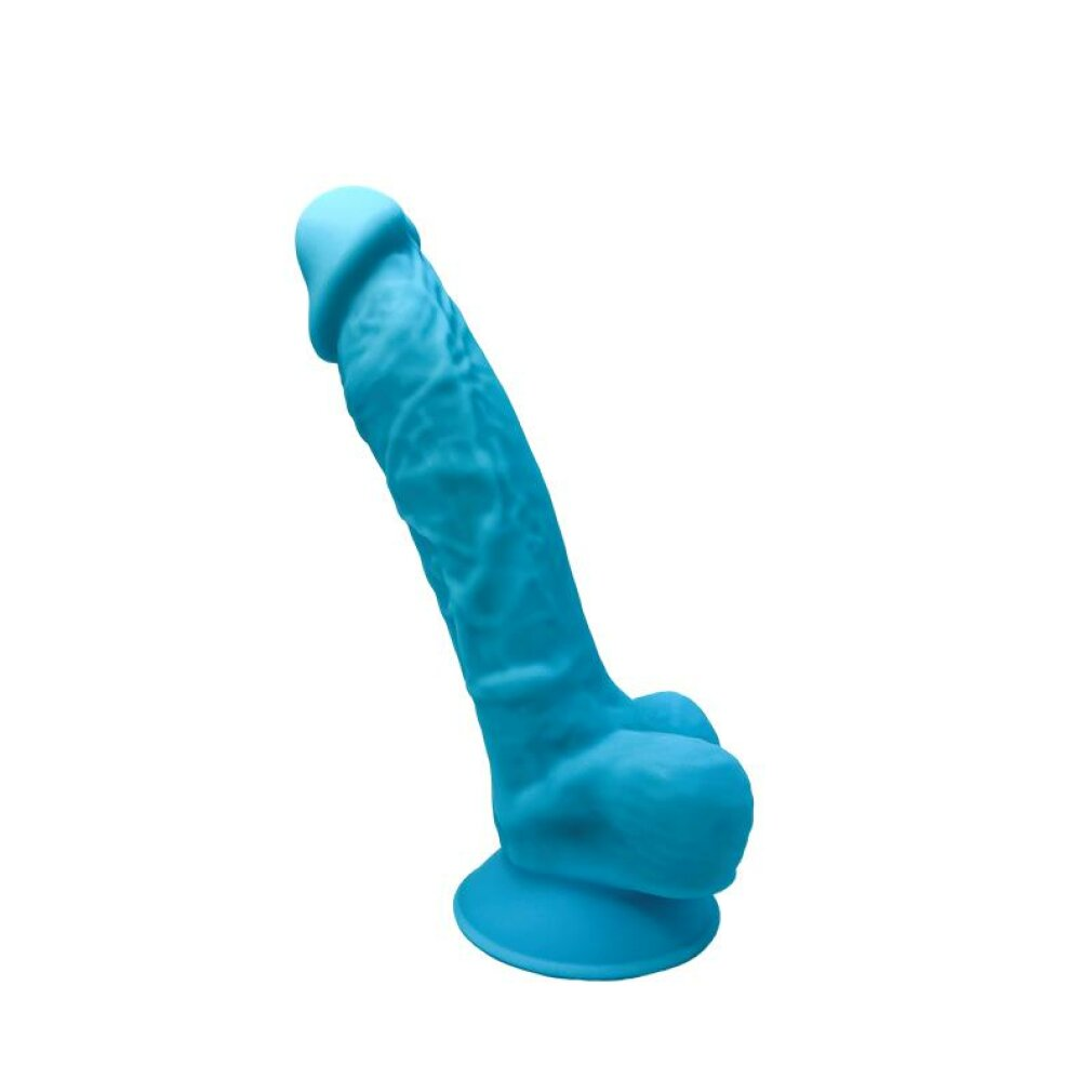 Ein türkisfarbener Silikon-Dildo mit realistischer Textur und Saugfuß vor weißem Hintergrund.