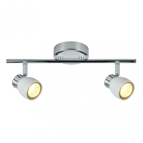 Una lámpara de techo cromada con dos focos blancos ajustables que emiten luz cálida.