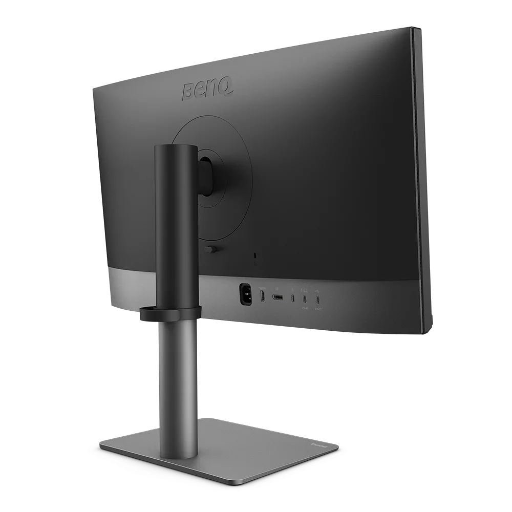 Vista posteriore di un monitor BenQ nero con supporto grigio, colonna verticale e varie porte.