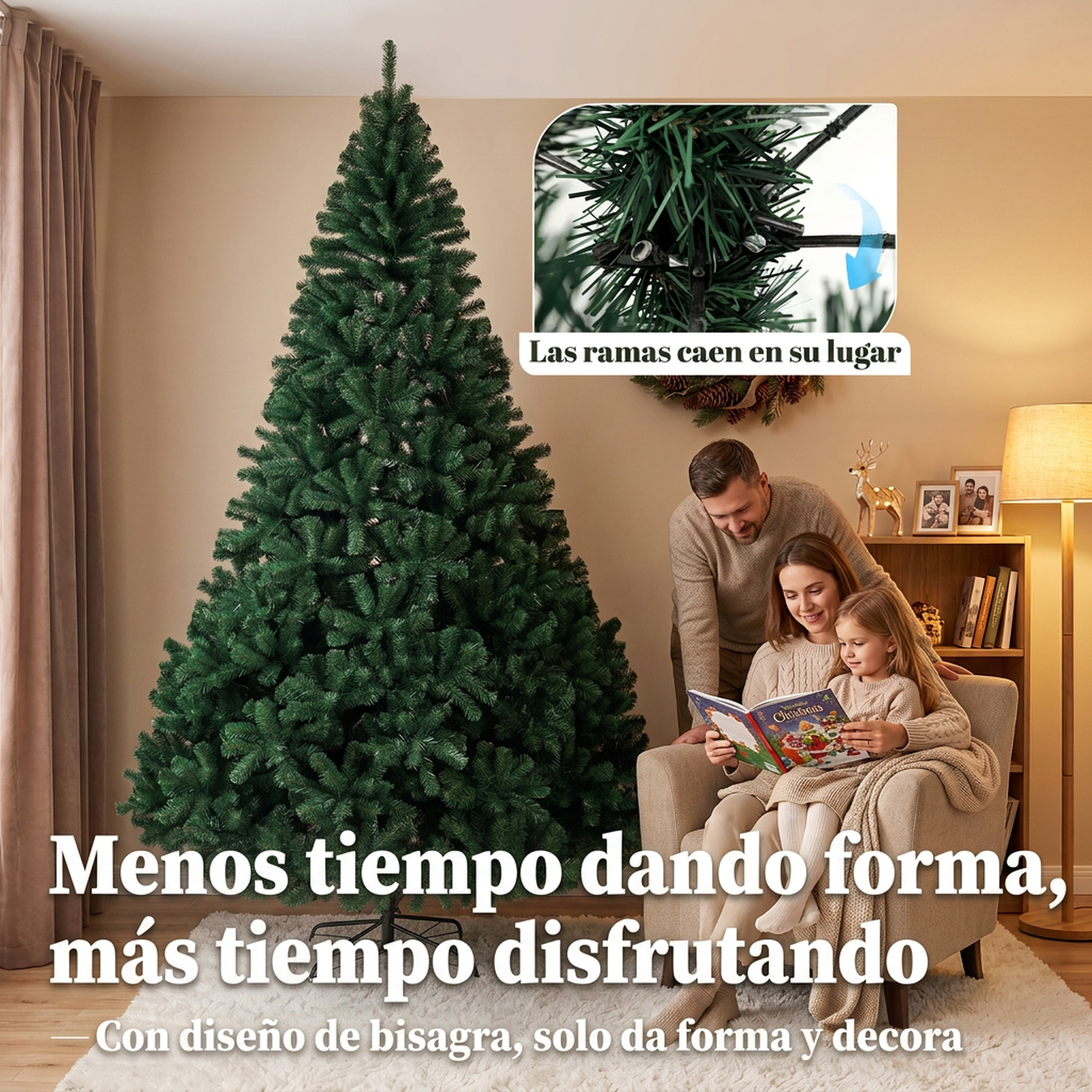 Familia lee un libro junto a un gran árbol de Navidad artificial en una sala.