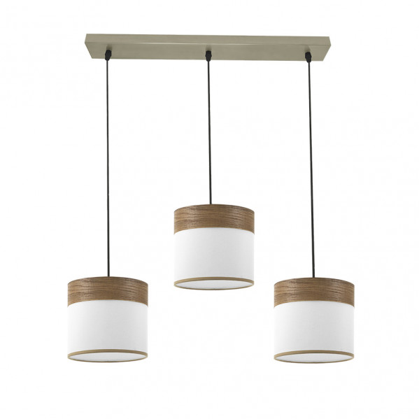 Una lámpara de techo moderna con base rectangular y tres pantallas cilíndricas blancas y de madera a diferentes alturas.
