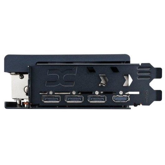 Vista posteriore di una scheda grafica nera con tre porte DisplayPort e una porta HDMI.