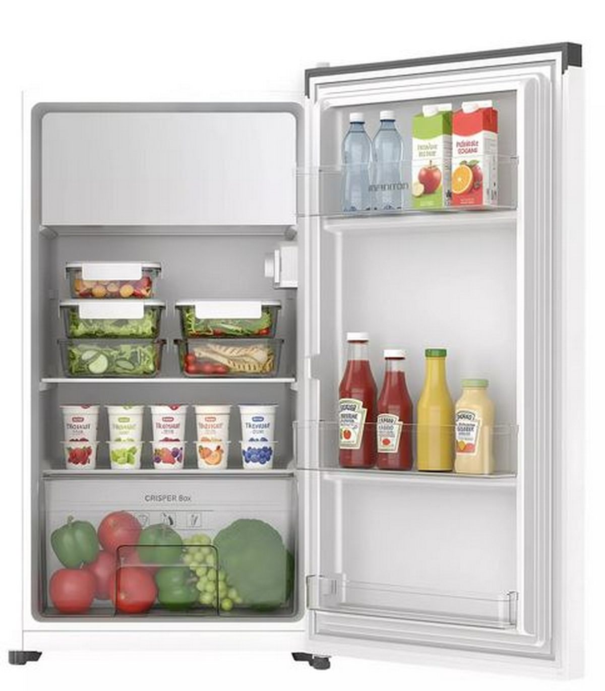 Un refrigerador blanco abierto lleno de comida, recipientes, yogures, botellas y un cajón con verduras frescas.