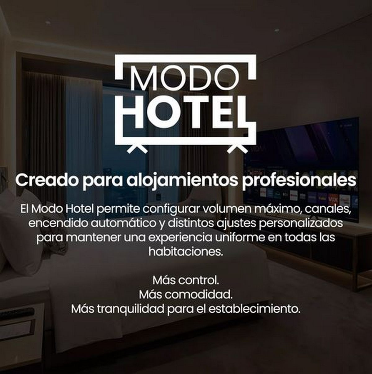 Una habitación de hotel con cama, televisión y el texto promocional 'Modo Hotel' en el centro.