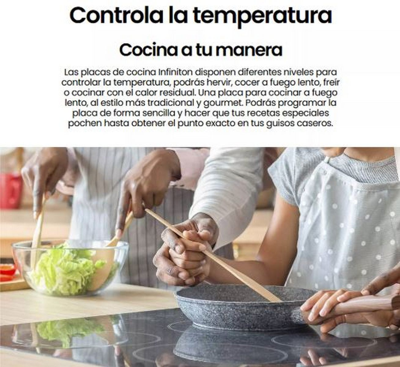 Personas preparando comida juntas en una cocina.
