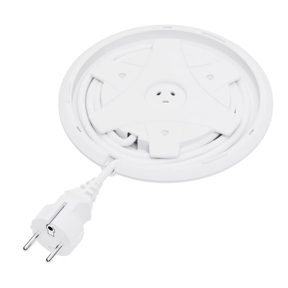 Avvolgicavo bianco e rotondo con connettore inserito su sfondo bianco.