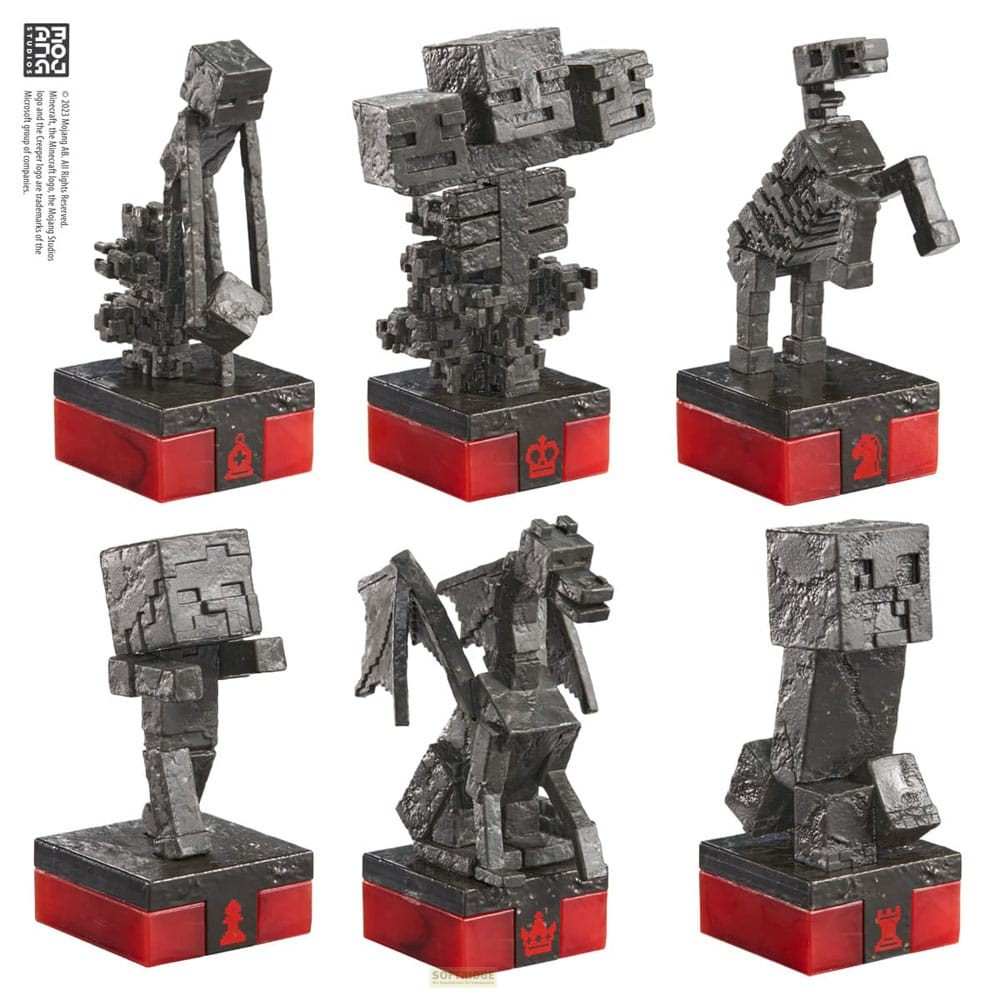 Seis piezas de ajedrez temáticas de Minecraft gris oscuro sobre soportes rojos y negros.