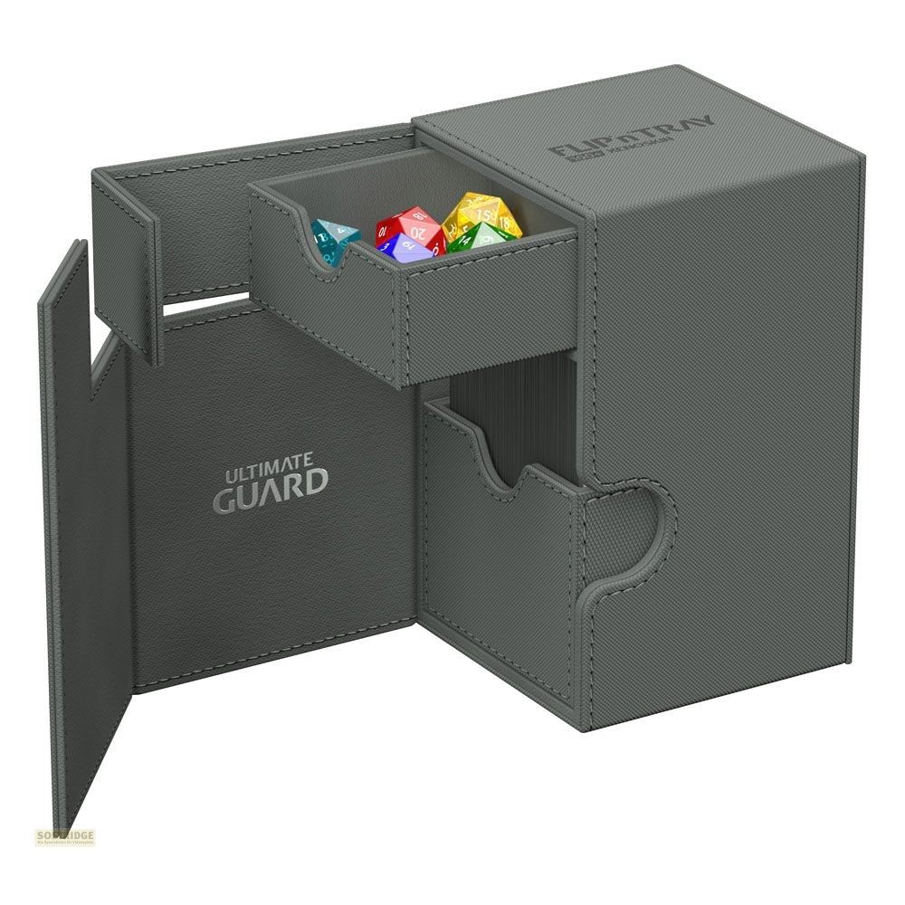 Boîte grise Ultimate Guard Flip'n'Tray avec un tiroir ouvert contenant des dés colorés.