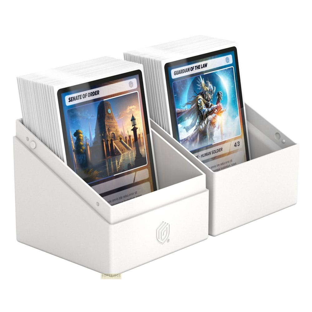 Deux boîtes de rangement blanches contiennent des decks de cartes organisés sur fond blanc.