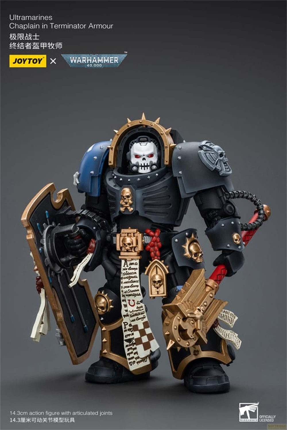 Szczegółowa figurka akcji Warhammer 40k Ultramarines Terminator Chaplain w czarnej zbroi z tarczą i młotem.