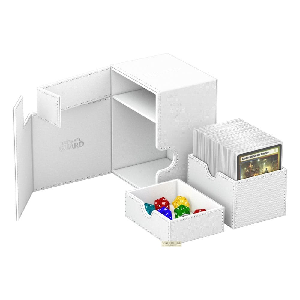 Boîte à cartes blanche Ultimate Guard avec compartiments ouverts, dés colorés et deck.
