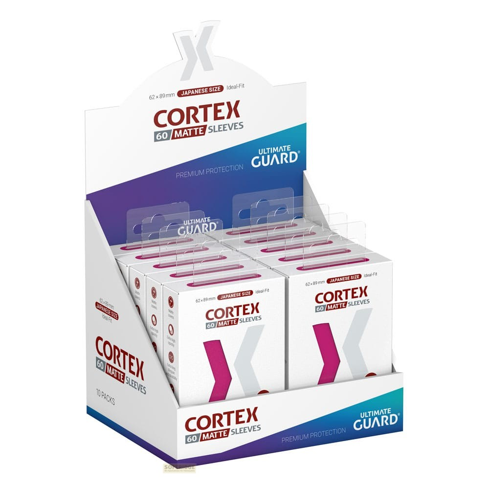Boîte de présentation Ultimate Guard Cortex Matte Sleeves contenant plusieurs paquets de taille japonaise.