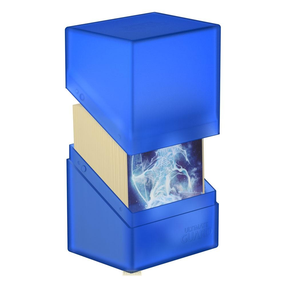 Boîte à cartes en plastique bleu avec couvercle ouvert révélant un jeu de cartes avec des illustrations bleues.