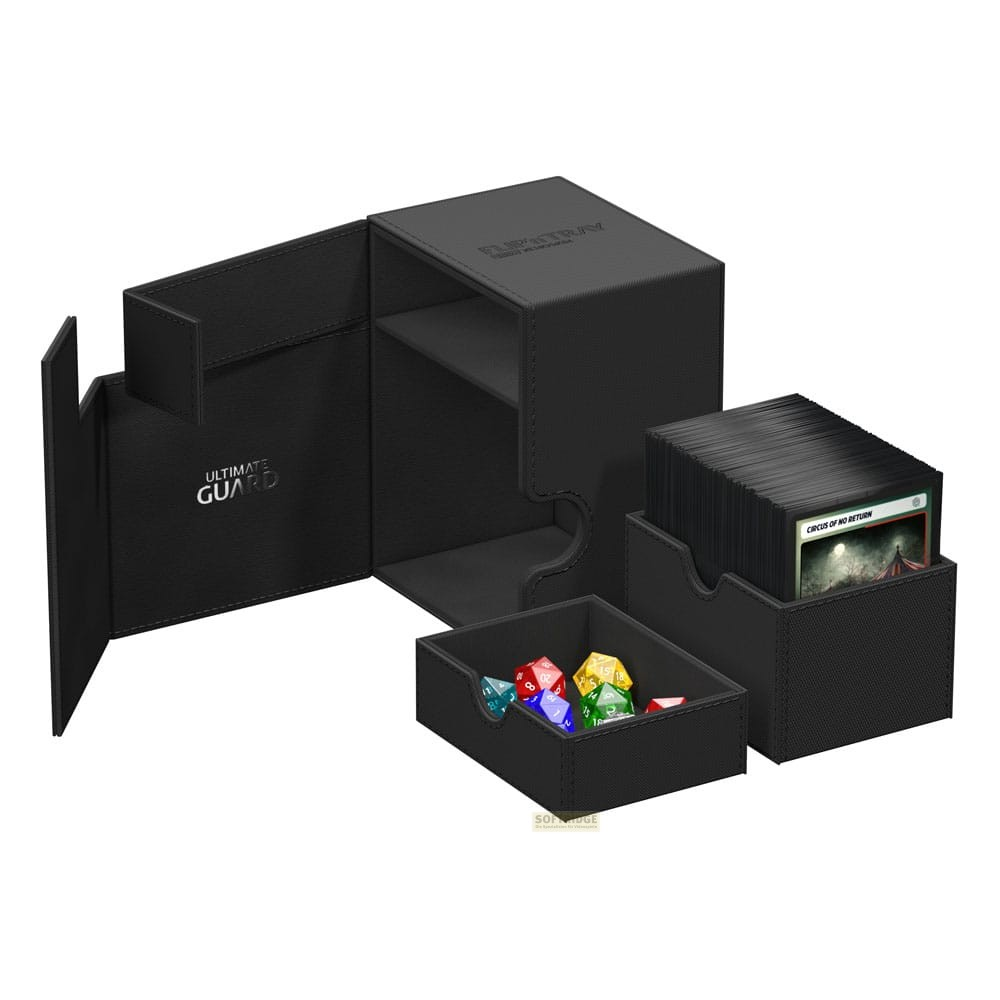 Boîte de deck noire en similicuir ouverte avec compartiments pour cartes et dés, et des dés multicolores.
