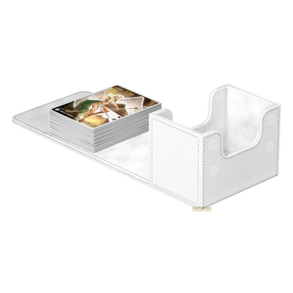 Une boîte de cartes en similicuir blanc contenant une pile de cartes à côté d'un compartiment ouvert.