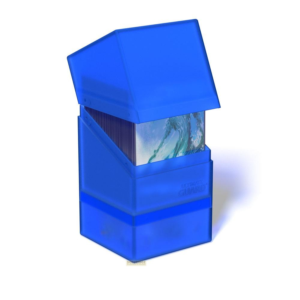 Boîte de deck de cartes à collectionner bleue en plastique, remplie de cartes.
