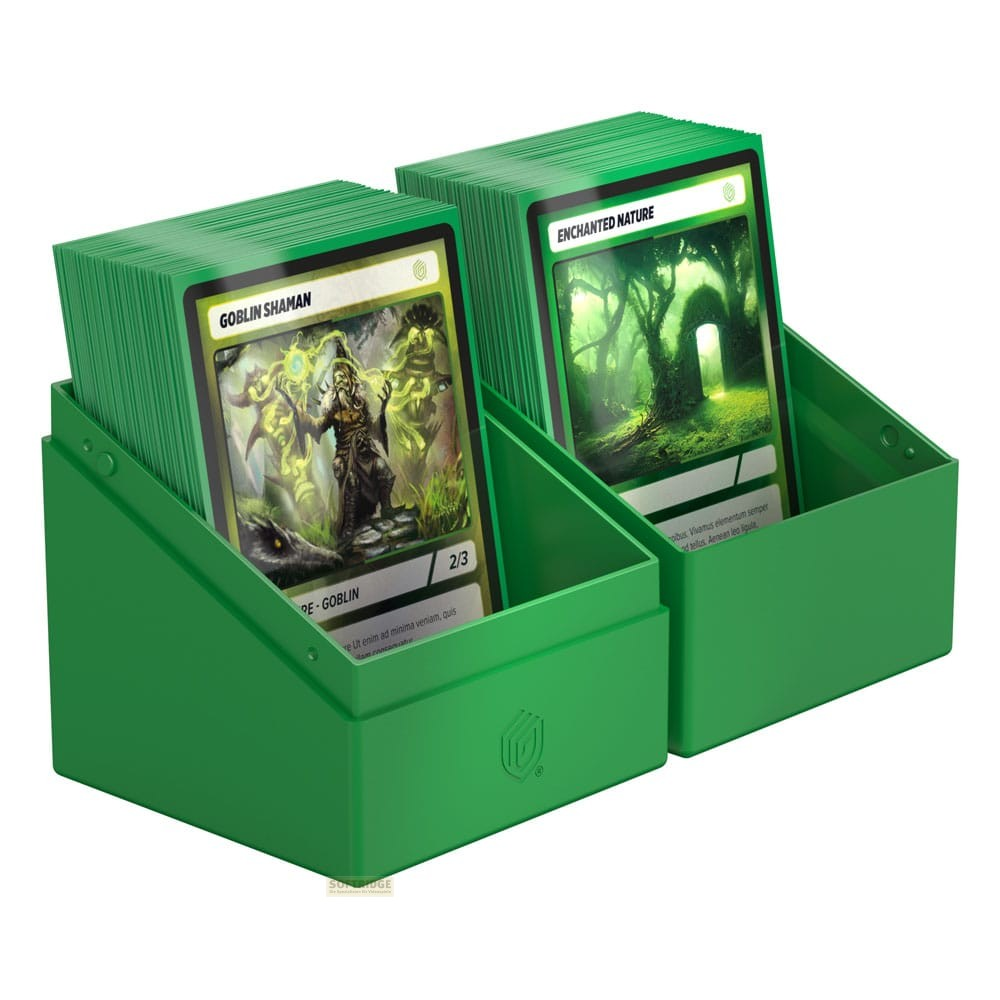 Deux boîtes de deck vertes contenant des cartes, Goblin Shaman et Enchanted Nature.