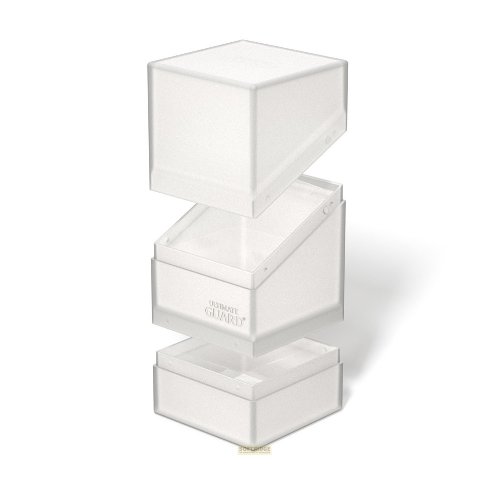 Une boîte de jeu de cartes Ultimate Guard blanche, démontée en trois parties sur fond blanc.