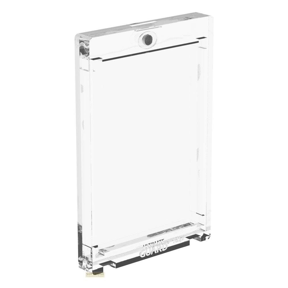 Un porte-carte en acrylique transparent avec fermeture magnétique sur fond blanc.