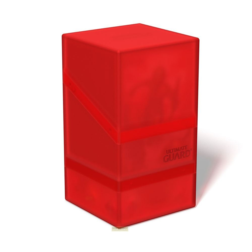 Une boîte de deck Ultimate Guard rouge translucide sur fond blanc.