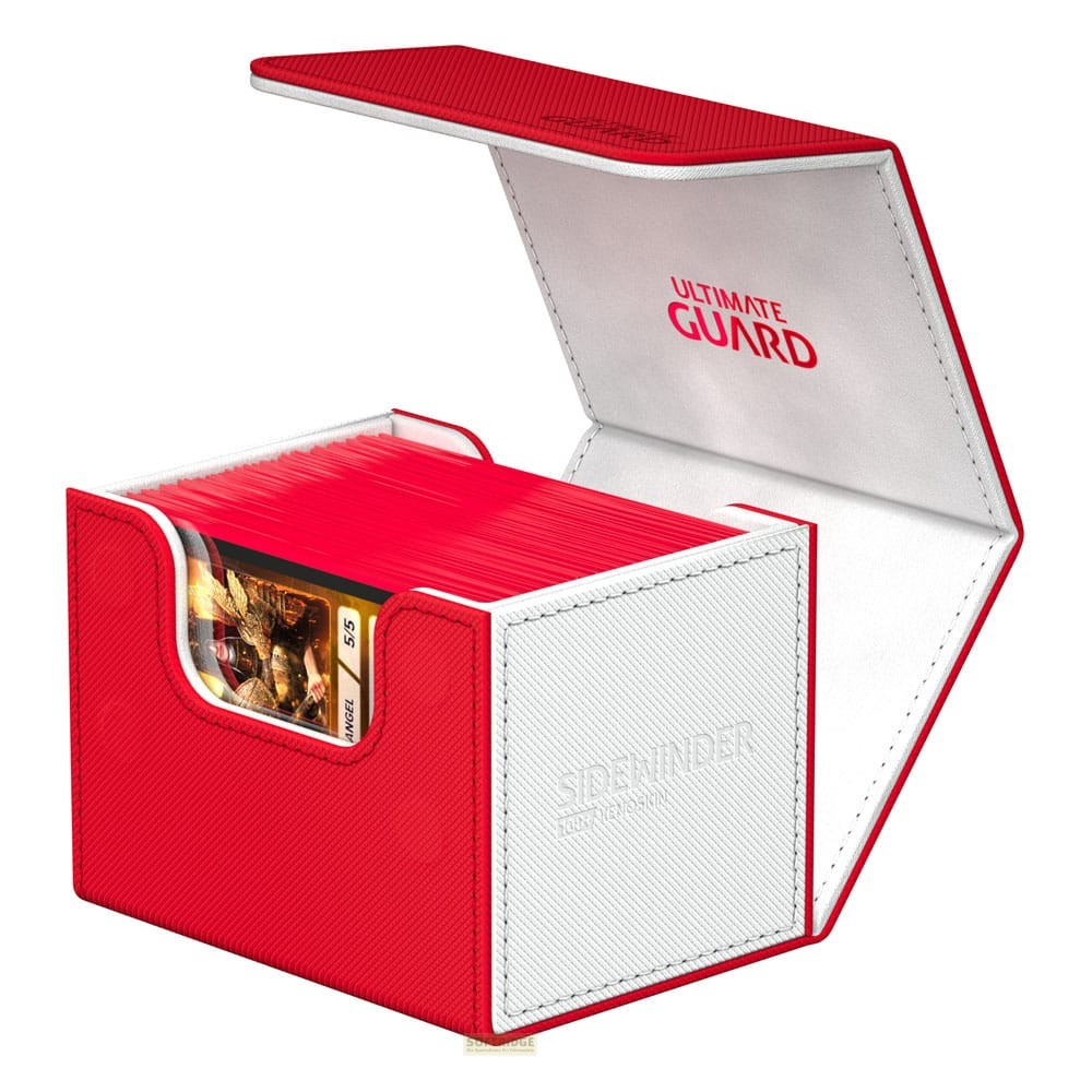 Boîte de cartes Ultimate Guard Sidewinder ouverte rouge et blanche remplie de cartes.
