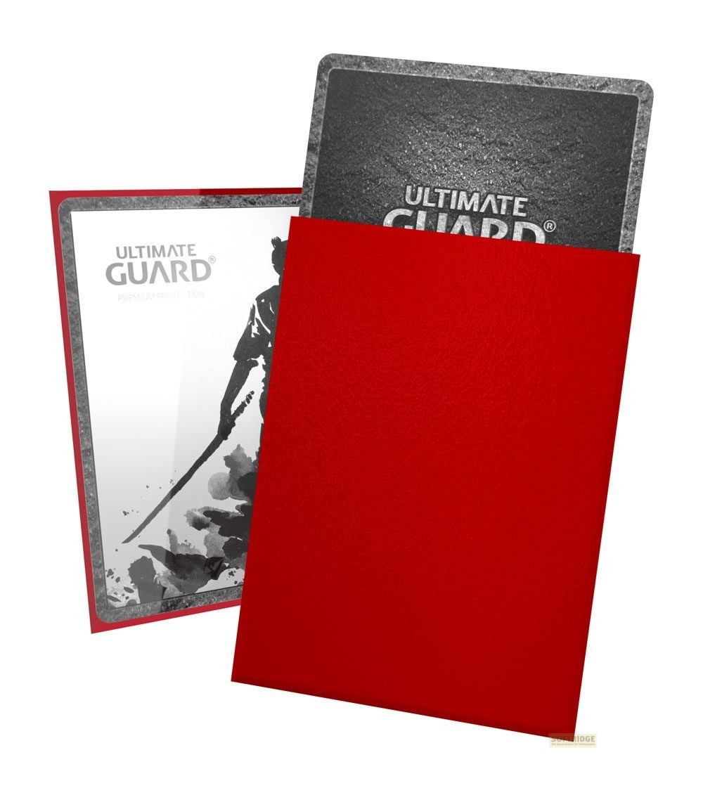Protège-cartes rouges Ultimate Guard avec design noir et illustration de samouraï.