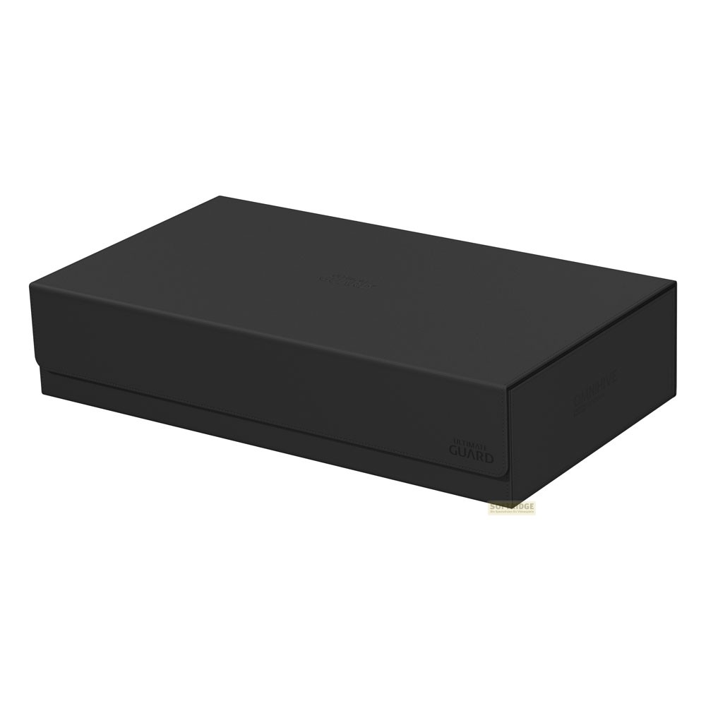 Une boîte de cartes noire fermée Ultimate Guard Omnihive sur fond blanc.