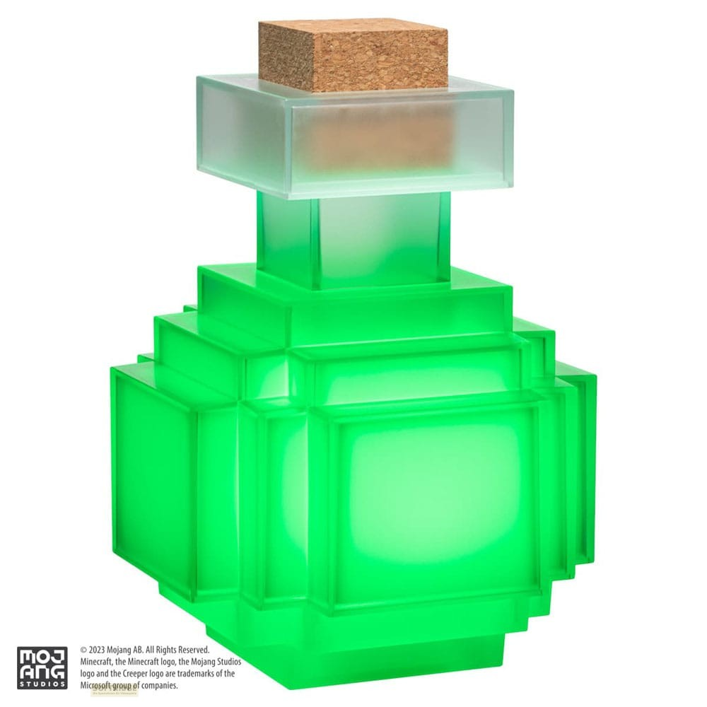 Una botella de poción de Minecraft de plástico verde y pixelada con un corcho cuadrado sobre fondo blanco.
