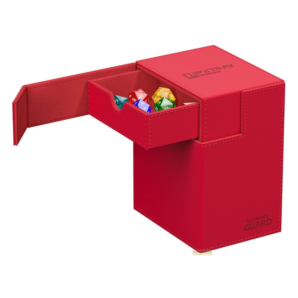 Une boîte rouge Ultimate Guard Flip'n'Tray avec un tiroir ouvert contenant des dés colorés.