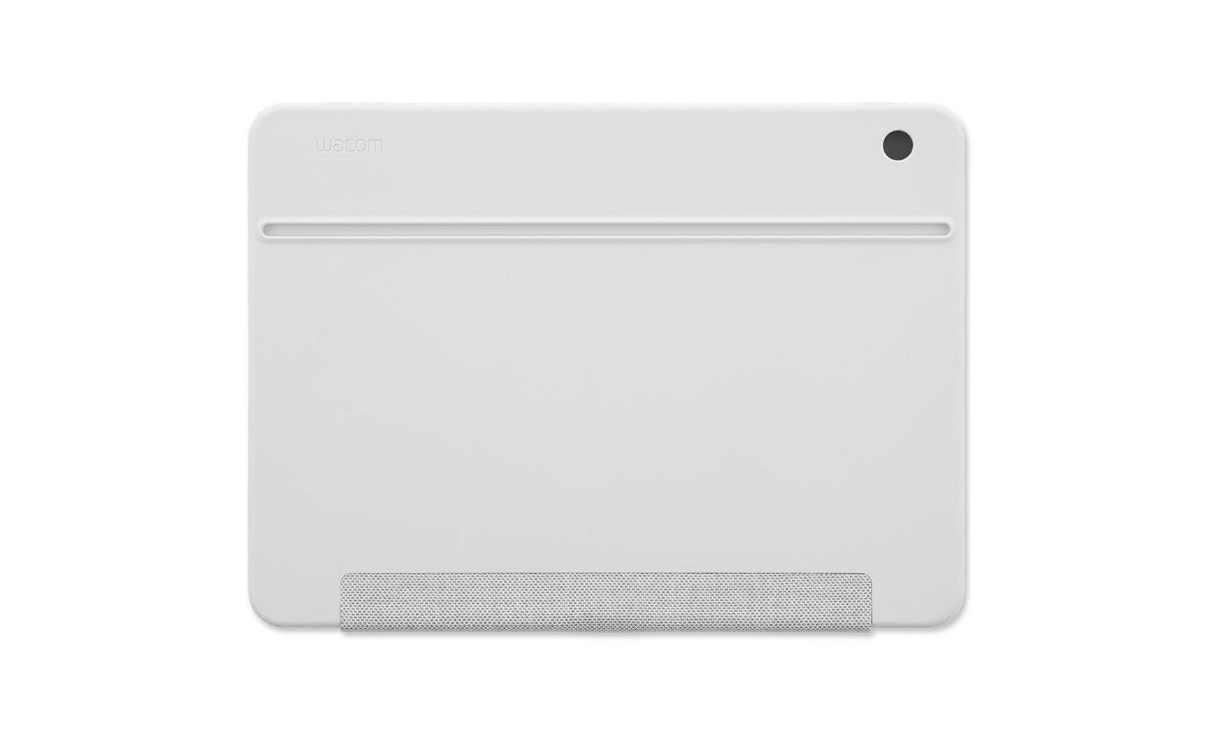 Un tablet Wacom bianco con scanalatura orizzontale, fotocamera e tessuto testurizzato in basso su sfondo bianco.