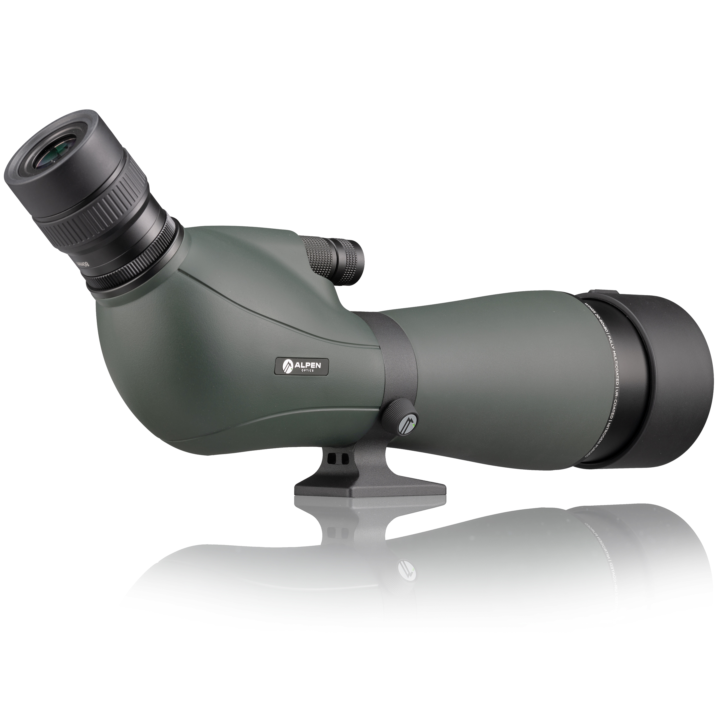 Catalejo verde Alpen Optics con ocular negro sobre fondo blanco con reflejo.