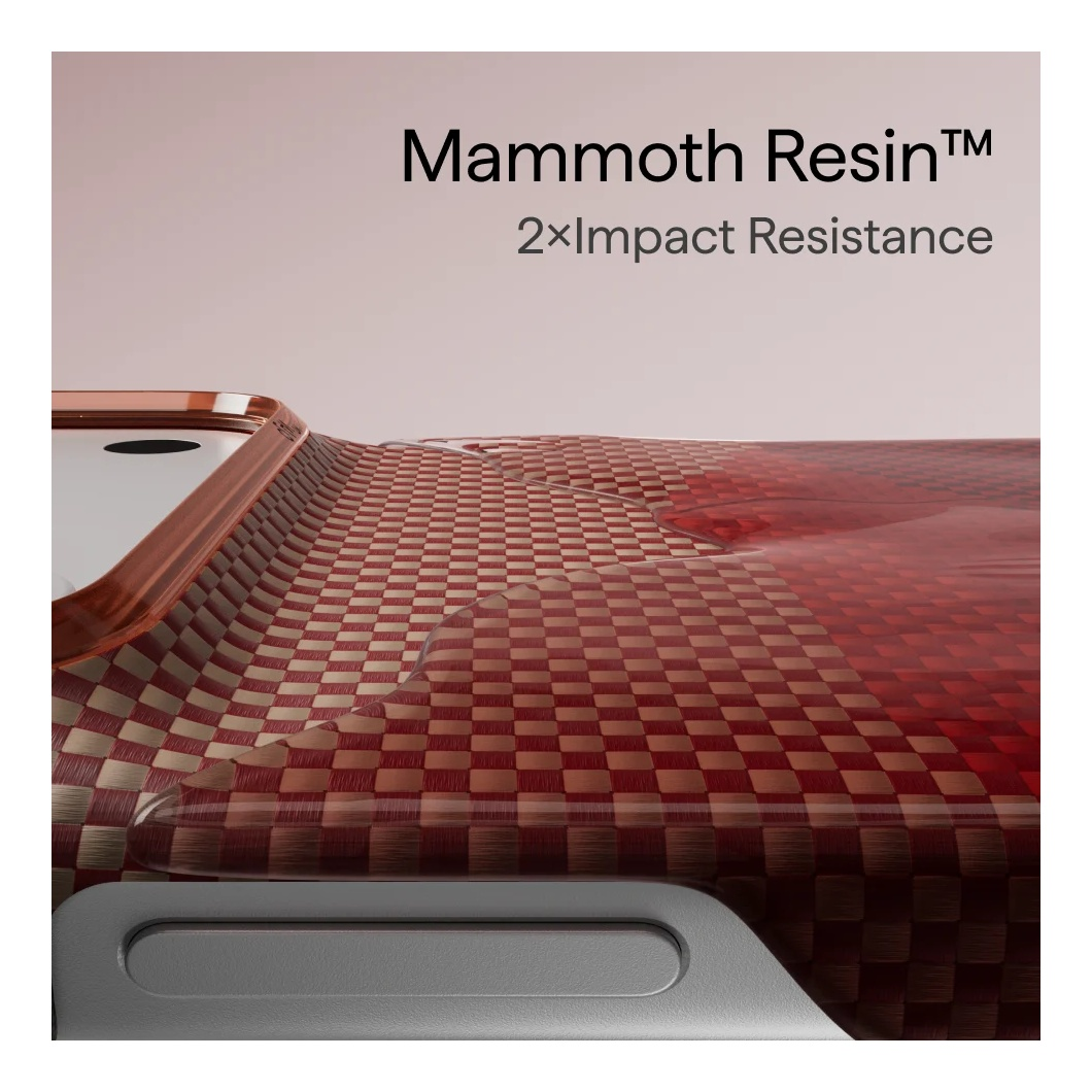 Zblizenie czerwono-bialego etui w kratke z tekstem Mammoth Resin 2x Impact Resistance u gory.
