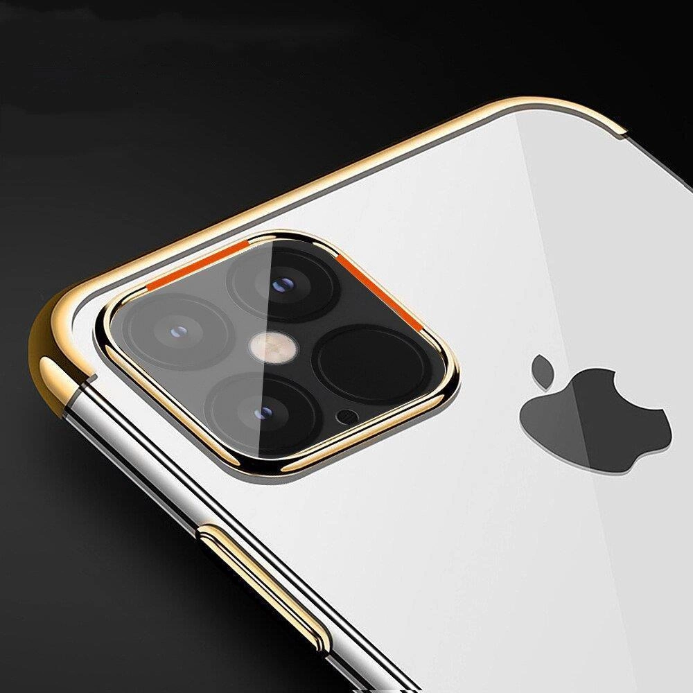 Primo piano del retro di uno smartphone bianco con bordo dorato e modulo fotocamera quadrato.