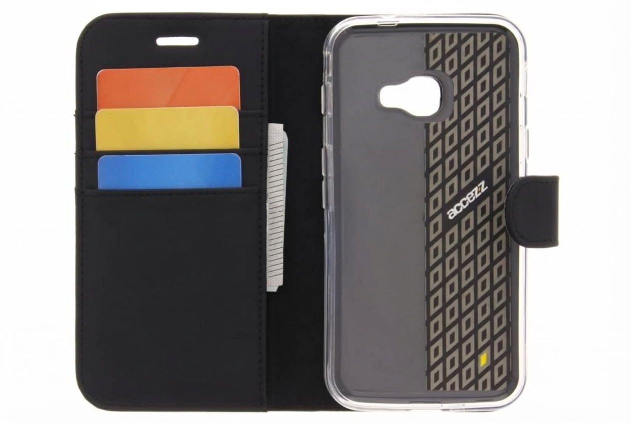 Eine schwarze Smartphone-Brieftasche aus Leder mit Kartenfächern für orange, gelbe und blaue Karten sowie einer Halterung.