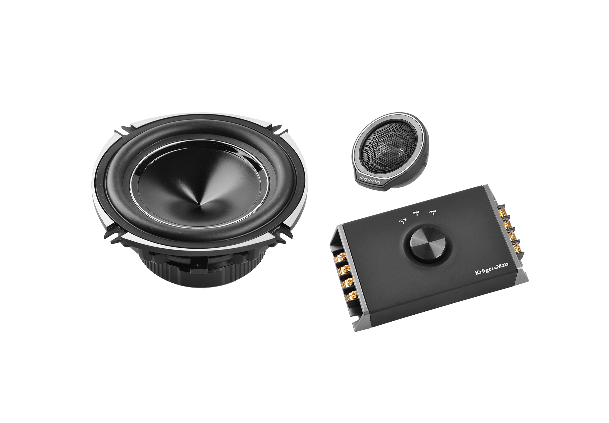Zestaw car audio z dużym głośnikiem, głośnikiem wysokotonowym i czarnym wzmacniaczem na czarnym tle.